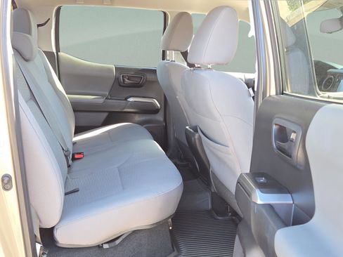 Used 2019 Toyota Tacoma SR5 image 19