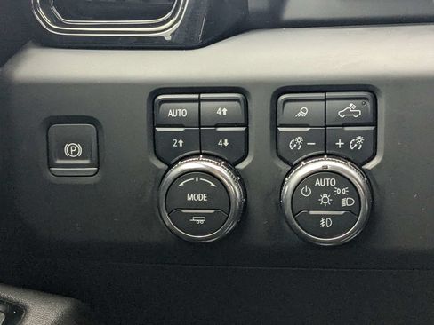 Used 2024 GMC Sierra 1500 AT4 AWD/4WD image 21