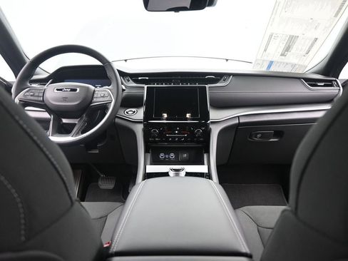 New 2025 Jeep Grand Cherokee L Laredo w/ Luxury Tech Group I image 26