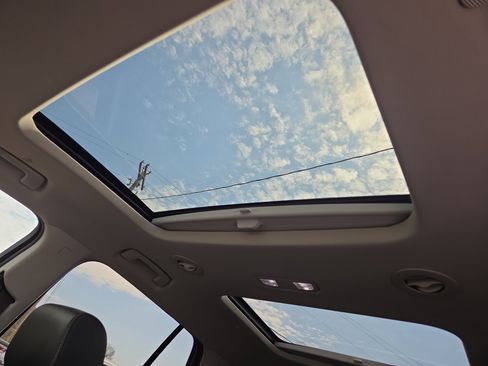 Used 2020 Chevrolet Traverse RS w/ LPO, Floor Liner Package image 23