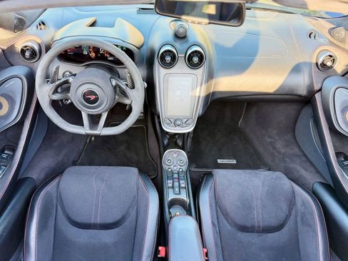 Used 2018 McLaren 570S Spider image 11