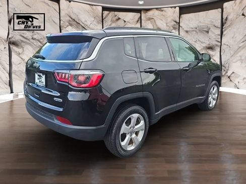 Used 2018 Jeep Compass Latitude w/ Popular Equipment Group AWD/4WD image 5