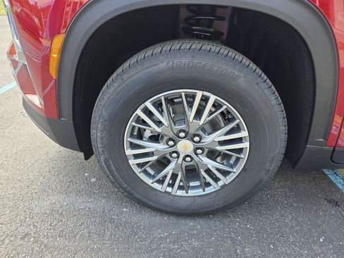 New 2026 Chevrolet Traverse LT w/ LPO, Floor Liner Package AWD/4WD image 9