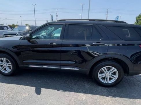Used 2021 Ford Explorer XLT AWD/4WD image 7