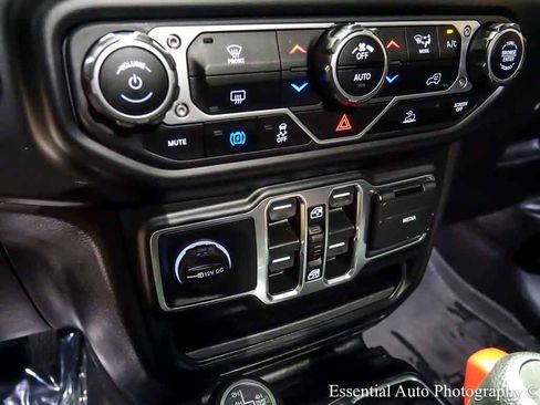 Used 2023 Jeep Wrangler Unlimited w/ Convenience Group AWD/4WD image 23