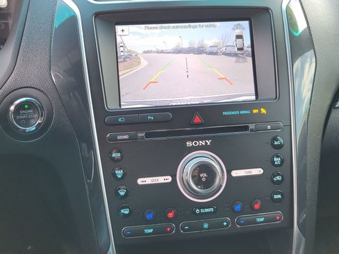 Used 2017 Ford Explorer Sport w/ Equipment Group 401A AWD/4WD image 18