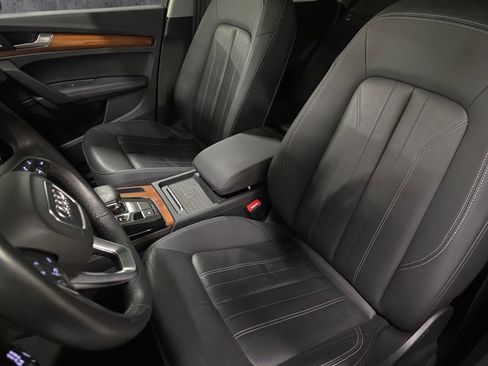 Used 2021 Audi Q5 Premium Plus w/ Premium Plus Package image 24