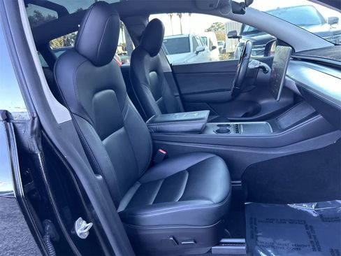 Used 2021 Tesla Model Y Long Range image 14