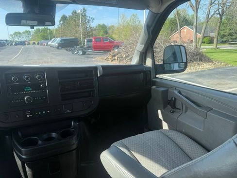 Used 2020 Chevrolet Express 3500 LT w/ LT Preferred Equipment Group RWD image 53