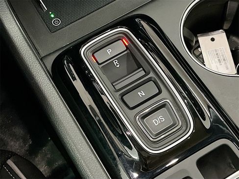 Used 2025 Honda Pilot Elite image 17