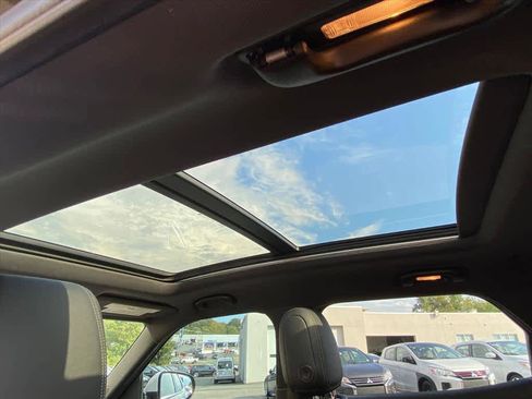 Used 2021 Chevrolet TrailBlazer ACTIV w/ Sun and Liftgate Package image 23