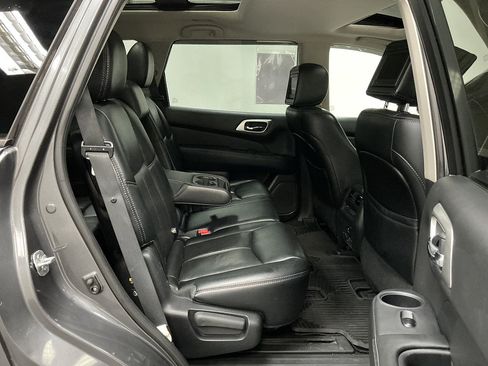 Used 2015 Nissan Pathfinder Platinum w/ Family Entertainment Package FWD image 32