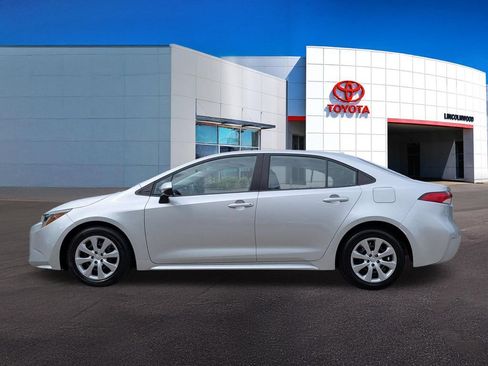 Used 2025 Toyota Corolla LE FWD image 13