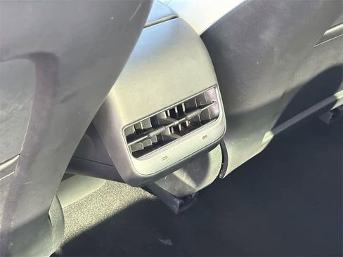 Used 2021 Tesla Model 3 Long Range image 31