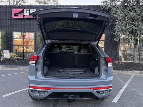 Used 2020 Volkswagen Atlas Cross Sport SE image 17