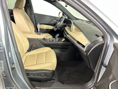 Used 2024 Cadillac XT4 Luxury image 27