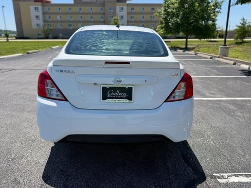 Used 2017 Nissan Versa SV w/ SV Special Edition Package FWD image 4