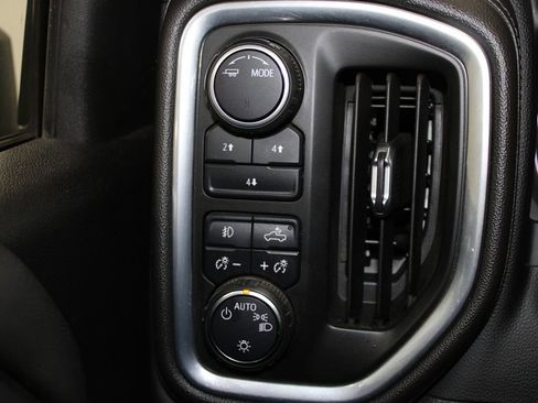 Used 2022 Chevrolet Silverado 2500 LT w/ Convenience Package image 28