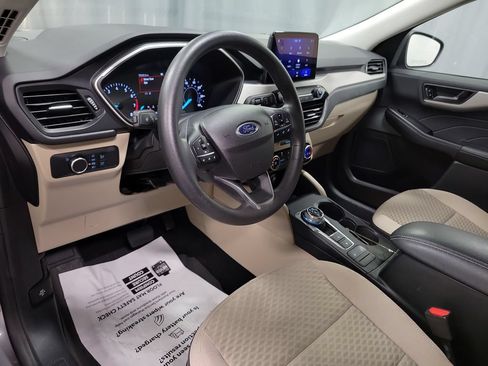 Used 2022 Ford Escape SE FWD image 17