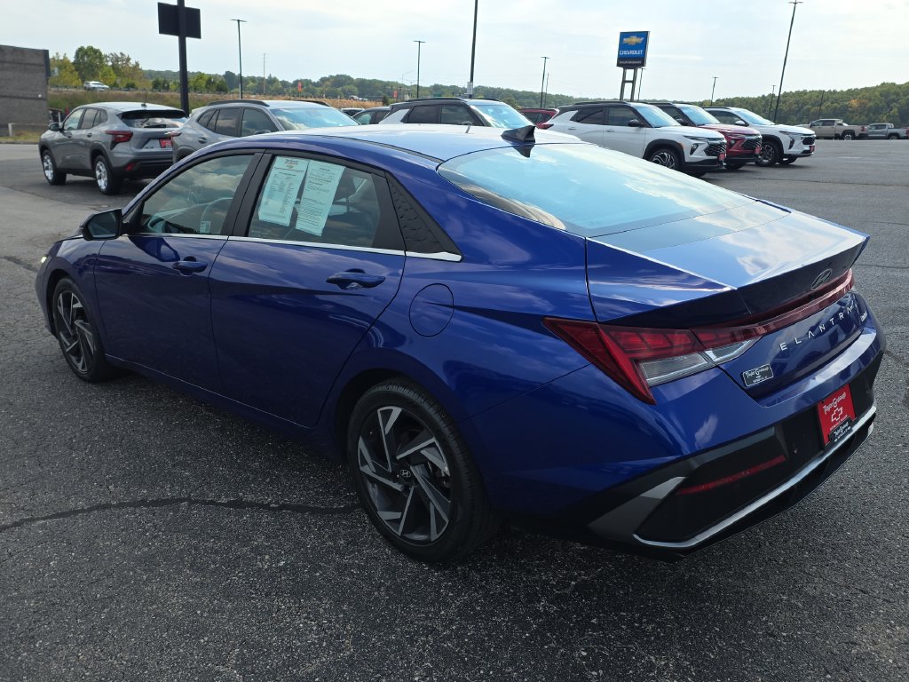 Used 2024 Hyundai Elantra Limited FWD image 6
