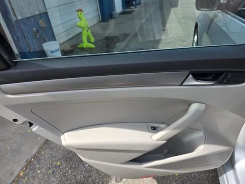 Used 2015 Volkswagen Passat 1.8T SE image 19