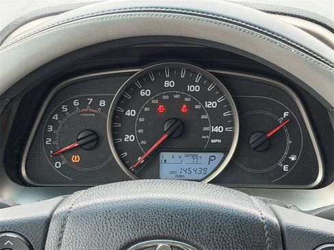 Used 2015 Toyota RAV4 LE image 16