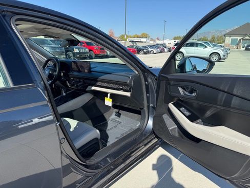 Used 2025 Honda Accord Touring image 22