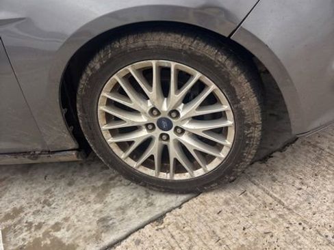 Used 2014 Ford Focus Titanium image 2