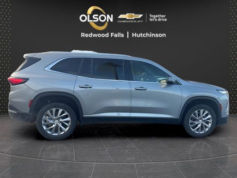 Used 2025 Buick Enclave Preferred image 6