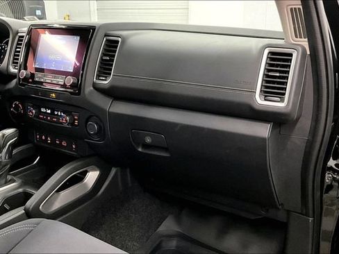 Used 2022 Nissan Frontier SV AWD/4WD image 19
