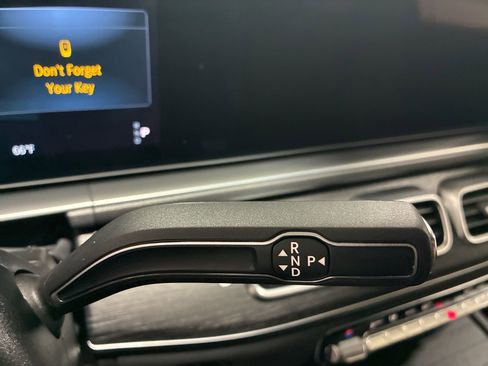 Used 2025 Mercedes-Benz GLE 450e 4MATIC image 18