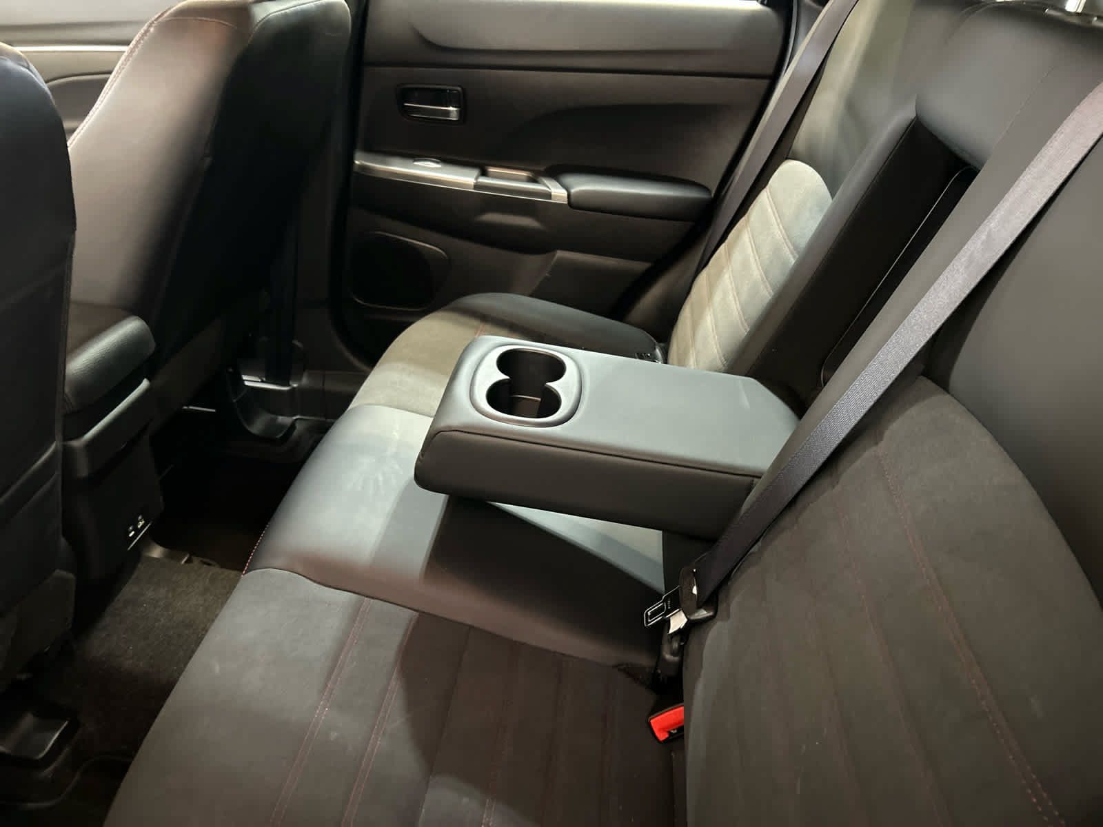 Used 2024 Mitsubishi Outlander Sport SE AWD/4WD image 10