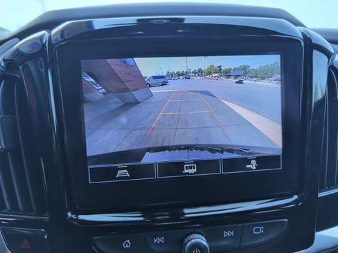 Used 2023 Chevrolet Traverse LT FWD image 20