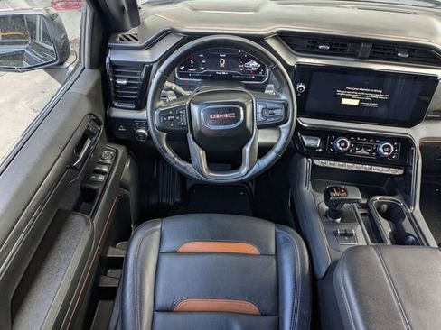 Used 2024 GMC Sierra 1500 AT4 image 16