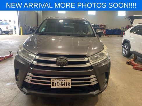 Used 2018 Toyota Highlander XLE FWD image 9