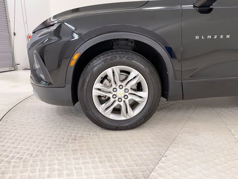 Used 2020 Chevrolet Blazer LT w/ Sound & Technology Package FWD image 11