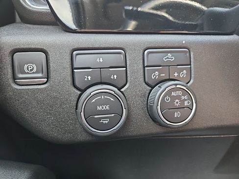 Used 2025 Chevrolet Silverado 2500 LT w/ Convenience Package AWD/4WD image 58