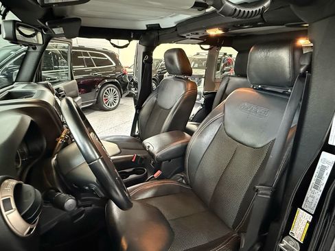 Used 2017 Jeep Wrangler Unlimited Sahara AWD/4WD image 12