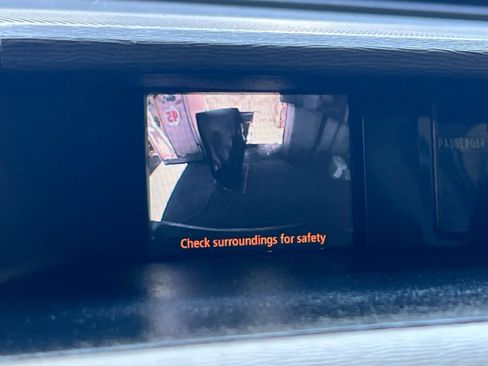 Used 2014 Toyota Sienna LE FWD image 21