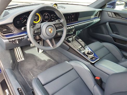 Used 2024 Porsche 911 Carrera GTS image 4