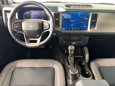 Used 2024 Ford Bronco Outer Banks AWD/4WD image 14