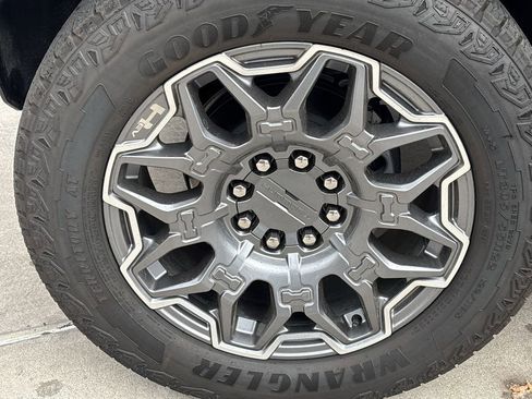 New 2025 GMC Hummer EV 3X image 33