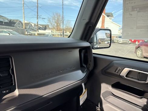 New 2025 Ford Bronco Base image 22