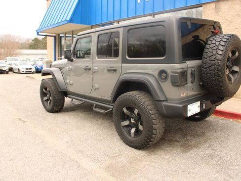 Used 2018 Jeep Wrangler Unlimited Sport S image 3