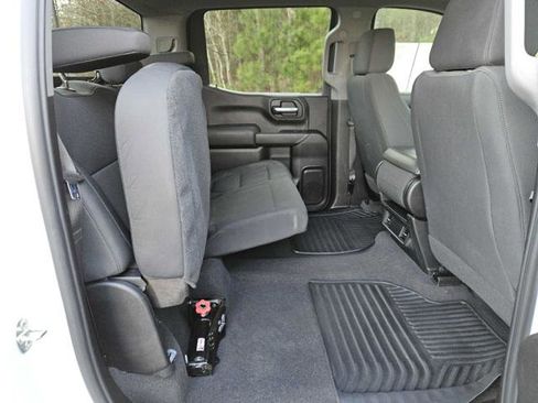 Used 2020 Chevrolet Silverado 1500 Custom w/ Custom Value Package image 29