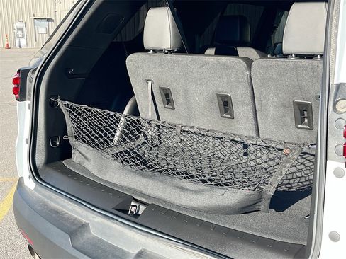 Used 2023 Chevrolet Traverse LT image 26