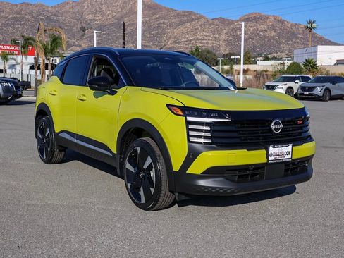 New 2026 Nissan Kicks SR image 2