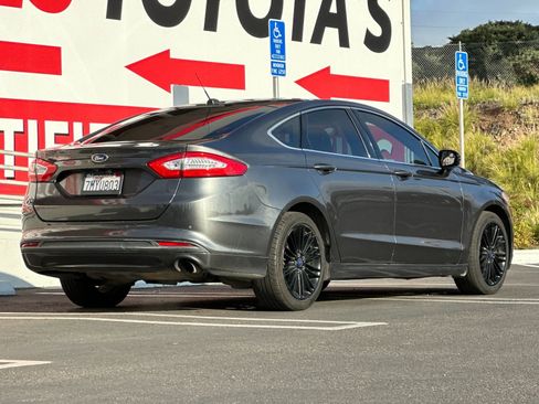 Used 2016 Ford Fusion SE w/ Equipment Group 202A image 5