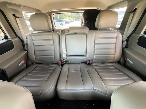 Used 2004 HUMMER H2 w/ Preferred Equipment Group AWD/4WD image 38