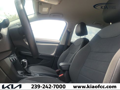 Used 2022 Volkswagen Taos SE AWD/4WD image 25